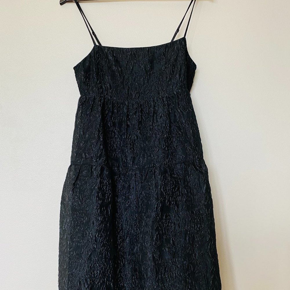 Club Monaco Crepey & Strappy Black Midi-Dress - Size 2